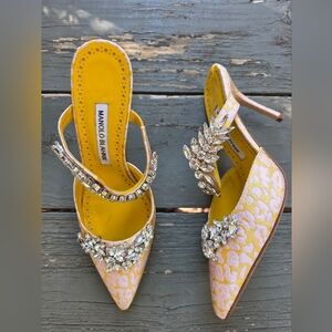 NWOT!! Manolo Blahnik Yellow Embellished Heels